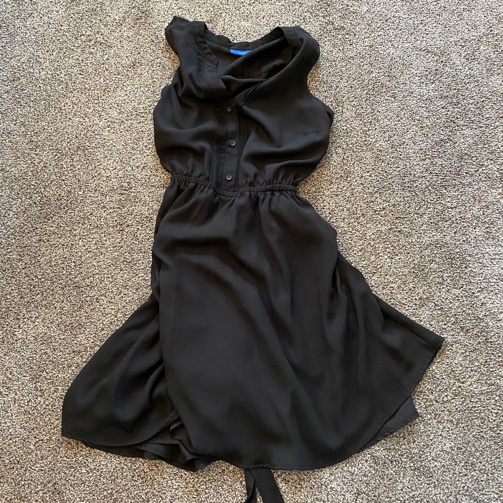 Simple sleeveless black summer dress